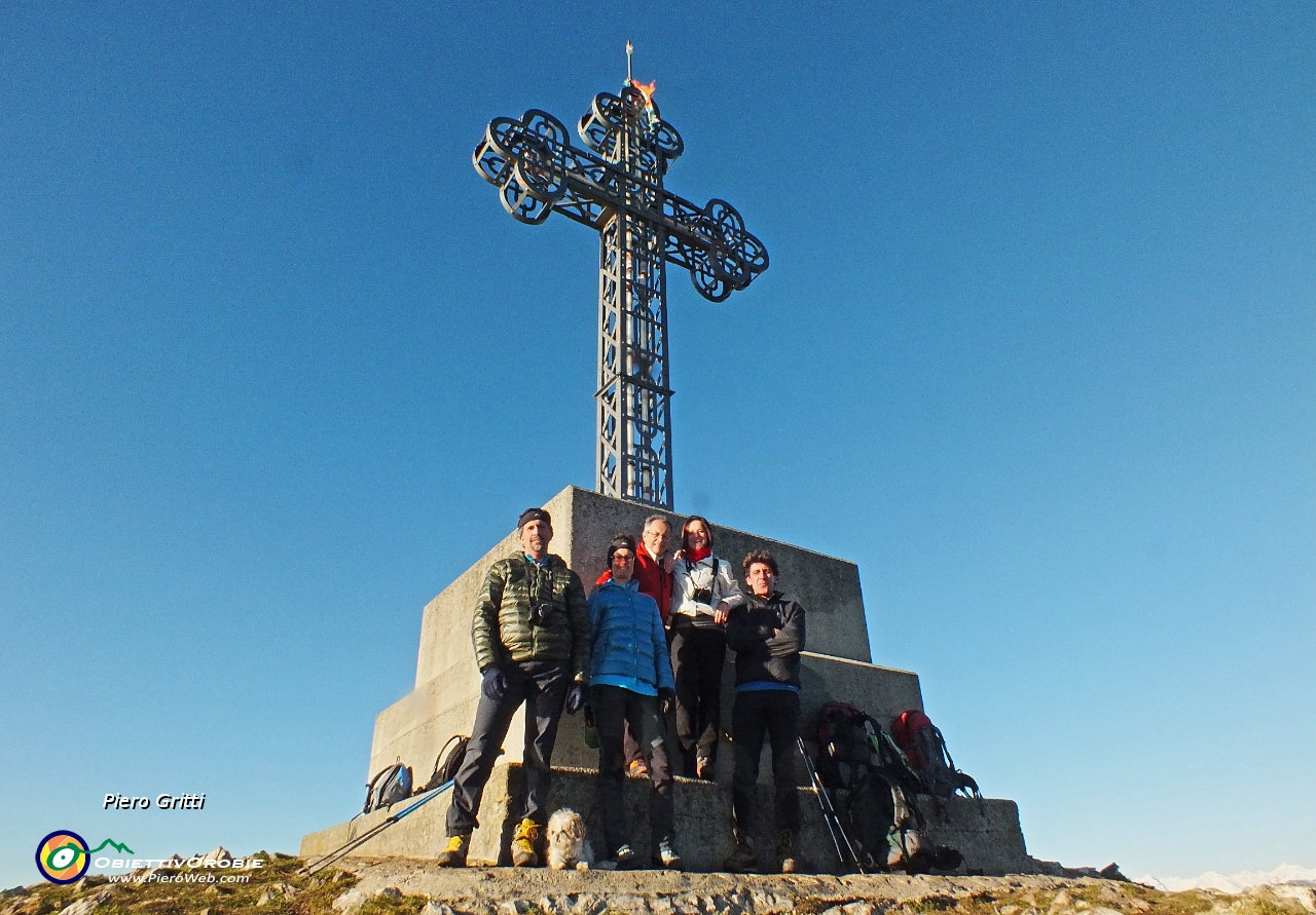 98 In vetta al Monte Cornizzolo (1240 m).JPG